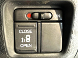 【パワースライドドア】スマートキーや運転席のスイッチでスライドドアの開閉が可能♪電動だから力を入れてドアを開ける必要が無く、小さいお子様でも、重い荷物を持っている時もラクに開け閉めできます♪