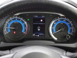 【メーターパネル】素早く車の情報が読み取れる、視認性に優れたシンプルなデザインのメーターパネルです。