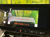 【バックカメラ】駐車時に後方がリアルタイム映像で確認できます。大型商業施設や立体駐車場での駐車時や、夜間のバック時に大活躍!運転スキルに関わらず、今や必須となった装備のひとつです!