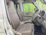 運転席シート廻りは使用感も少なく、良好な状態となっています。丁寧に使われていたことがよくわかりますね。