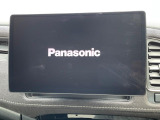 【大画面ナビ】人気の大型10インチナビを装備。存在感のある大画面はインパクト大!ナビ利用時のマップ表示は見やすく、テレビやDVDは臨場感がアップ!いつものドライブがグッと楽しくなります♪