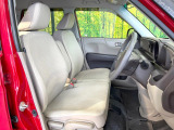 運転席シート廻りは使用感も少なく、良好な状態となっています。前オーナー様が丁寧に使っていたことがよくわかりますね。