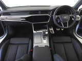 Audiのインテリアはエクステリア同様、優れたデザイン性とクオリティ、そして機能性を兼ね備えております。