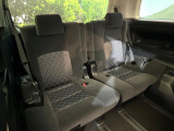 3列目シートはもちろん状態良好☆大人でもゆったりと座って頂けますので、大人数でのお出かけもラクラクです♪ご家族で、気の知れた仲間で、ドライブに行くのが楽しみですね♪
