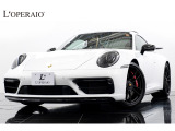 純正エアロキットが装着された992カレラGTSでございます。エアロキットにてフロントリップや大型のリアウィングが装着されGT3さながらの非常にスポーティーなデザインに仕上がっております。