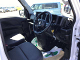 それぞれの分野のプロがお車の悩みや疑問に親身になって対応させていただきます。
