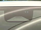 【ホンダセンシング】走行中に前方の車両等を認識し、衝突しそうな時は警報とブレーキで衝突回避と被害軽減をアシスト。より安全にドライブをお楽しみいただけます。