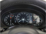 【明るく見やすいメーター】視認性が良く明るく見やすいメーター。運転者にとって見やすいメーターは運転していても疲れないですよね。