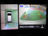 アラウンドビューモニターで車庫入れも空から見ている様に駐車できラクラクです。