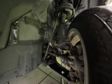 お車を安心してお乗りいただく為には、足回りの定期点検が欠かせません。サービスサポート(有償保証)では無料点検もご提供しており、安心のカーライフをお過ごしいただけるサポート体制が整っています。