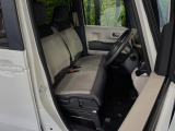 運転席シート廻りは使用感も少なく、良好な状態となっています。丁寧に使われていたことがよくわかりますね。