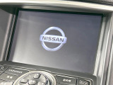【メーカー純正ナビ】インテリアに溶け込むスタイリッシュな「専用設計」メーカーナビを装備♪視認性や操作性など基本性能にも優れ、より上質なカーライフをお楽しみいただけます。