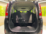 普段のお買い物や通勤、送迎等に十分な荷室スペースを確保しております。セカンドシートを倒すと、大きな荷物の積載も可能です♪