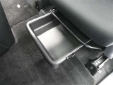 取り出しやすく、しまいやすい収納スペースが満載です。ティッシュやペットボトル等、用途に合わせた収納が可能ですので、使い方はあなた次第!