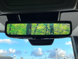 【デジタルインナーミラー】後席の大きな荷物や同乗者で後方が確認しづらい時でも安心!カメラが撮影した車両後方の映像をルームミラー内に表示。クリアな視界で状況の確認が可能です!