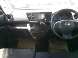 操作しやすい運転席廻り!操作パネルも使いやすい!!ドライブが楽しくなります!