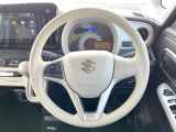 【ステアリングスイッチ】運転中、前方から目線をそらすことなく、オーディオ等の操作が可能な便利機能!安心&快適なドライブを演出してくれます♪