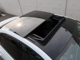 Audiが認定したエキスパートが、100項目にもおよぶ精密な点検と整備を実施しております。