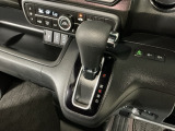 オートマチックシフトレバーは、手になじみ操作しやすい形状で安全運転にもつながります♪