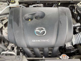 24Vマイルドハイブリッドで爽快な走りを実現する「e-SKYACTIV-G 2.0」。高効率エンジンと電動化技術の組み合わせにより、燃費性能とアイドリングストップ機能をさらに向上させました。
