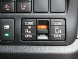 運転席からもスイッチ1つでリヤドアを開閉する事ができます。
