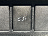 【パワーバックドア】スマートキーや運転席のボタンを押すだけでリアゲートが自動で開閉します!荷物を持っている時や、高い位置にあるバックドアを閉める際に便利な機能です♪