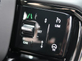 アダプティブクルーズコントロールはミリ波レーダー、ステレオカメラにより前方の車両の速度に合わせ安全な車間を保ち、先進のクルージングをサポート。安心・快適なドライブをサポートいたします。