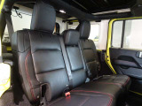 後席も足回りだけでなく、ヘッドクリアランスもしっかりと確保!