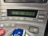 【オートエアコン】一度お好みの温度に設定すれば、車内の温度を検知し風量や温度を自動で調整。暑い&hellip;寒い&hellip;と何度もスイッチ操作をする必要はありません。快適な車内空間には必須の機能ですね♪