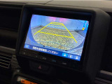 【バックカメラ】リバースにするだけで映ります、後方の安全確認や、狭い駐車場での車庫入れ、雨の日や夜間など視界の悪い時に便利です!安全にバックする為には欠かせない装備です。
