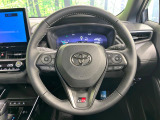 【純正革巻きステアリング】上質な革を使用することで、手にしっかり馴染みとても運転しやすいハンドルです♪