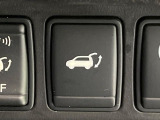 【パワーバックドア】スマートキーや運転席のボタンを押すだけでリアゲートが自動で開閉します!荷物を持っている時や、高い位置にあるバックドアを閉める際に便利な機能です♪