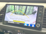 【バックカメラ】駐車時に後方がリアルタイム映像で確認できます。大型商業施設や立体駐車場での駐車時や、夜間のバック時に大活躍!運転スキルに関わらず、今や必須となった装備のひとつです!