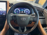 【純正革巻きステアリング】上質な革を使用することで、手にしっかり馴染みとても運転しやすいハンドルです♪