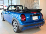 かわいいテールのデザインはほかの車にはない魅力があります。ひと目で&ldquo;MINI&rdquo;とわかるデザインはアナタを虜にしてしまうかもしれません。