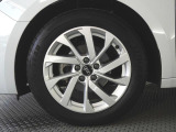 アウディみなとみらいショールーム内には東京都おもちゃ美術館と共同開発したキッズルームもあり、小さなお子様連れのお客様にもゆっくりおくつろぎいただげる空間となっております。