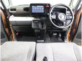 想像以上の広さで、毎日の運転がもっと快適に!みんなくつろげる心地よい室内空間です。