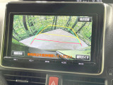 【バックカメラ】駐車時に後方がリアルタイム映像で確認できます。大型商業施設や立体駐車場での駐車時や、夜間のバック時に大活躍!運転スキルに関わらず、今や必須となった装備のひとつです!