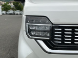 夜間走行や暗いところでの視認性を高める、LEDヘッドライト搭載、しっかり明るく照らしてくれるので、安心です。