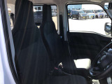 それぞれの分野のプロがお車の悩みや疑問に親身になって対応させていただきます。