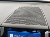 【harman kardon】ハーマンカードンのHi-Fiスペシャリストと共に、モデル別に開発・設計された専用チューニングが臨場感溢れる音響空間を実現しています。