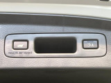 【パワーバックドア】スマートキーや運転席のボタンを押すだけでリアゲートが自動で開閉します!荷物を持っている時や、高い位置にあるバックドアを閉める際に便利な機能です♪