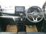 操作しやすい運転席廻り!操作パネルも使いやすい!!ドライブが楽しくなります!