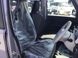それぞれの分野のプロがお車の悩みや疑問に親身になって対応させていただきます。