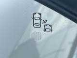 ●ブラインドアシストセンサー:視角からの車を感知し、ドライバーが車線変更を行う際に、警告音と共に注意を促してくれる安全支援機能です!