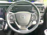 【純正革巻きステアリング】上質な革を使用することで、手にしっかり馴染みとても運転しやすいハンドルです♪