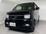 雨の日は中古車は選びにくいですよね。でも当店なら安心です。電話予約を頂ければ屋根下へ移動させて頂きます。雨でもじっくりご検討いただけます。