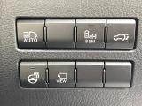 【パワーバックドア】スマートキーや運転席のボタンを押すだけでリアゲートが自動で開閉します!荷物を持っている時や、高い位置にあるバックドアを閉める際に便利な機能です♪