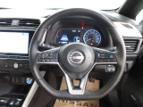 運転が楽しくなる明るく開放的な運転席まわりです。