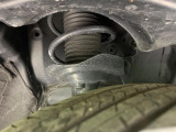 お車を安心してお乗りいただく為には、足回りの定期点検が欠かせません。サービスサポート(有償保証)では無料点検もご提供しており、安心のカーライフをお過ごしいただけるサポート体制が整っています。